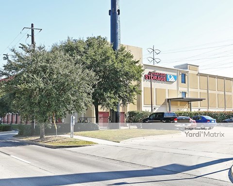 Storage Units for Rent available at 2505 Southwest Fwy, Houston, TX 77098