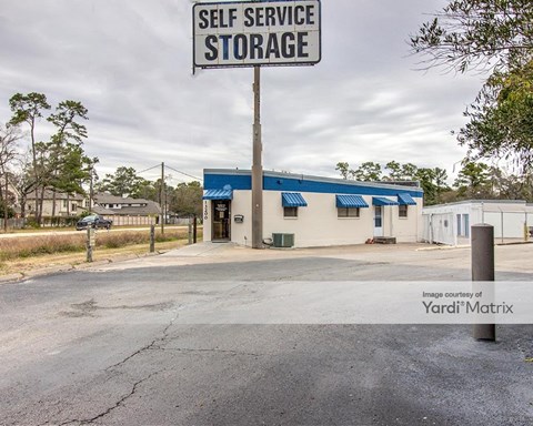 Storage Units for Rent available at 13200 Memorial Drive, Houston, TX 77079