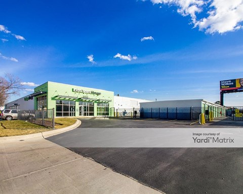 Storage Units for Rent available at 7131 West 60Th Street, Chicago, IL 60638