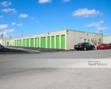 Storage Units for Rent available at 521 NE 35Th Street, Oakland Park, FL 33334 Photo Gallery 1