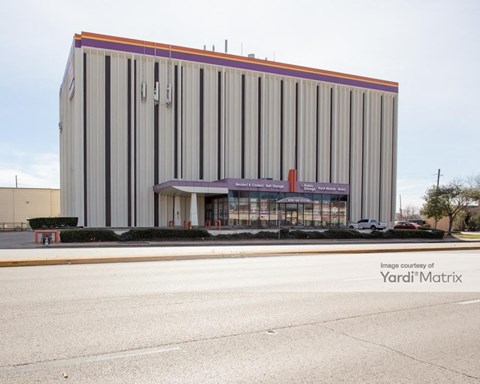 Storage Units for Rent available at 5615 Westheimer Road, Houston, TX 77056