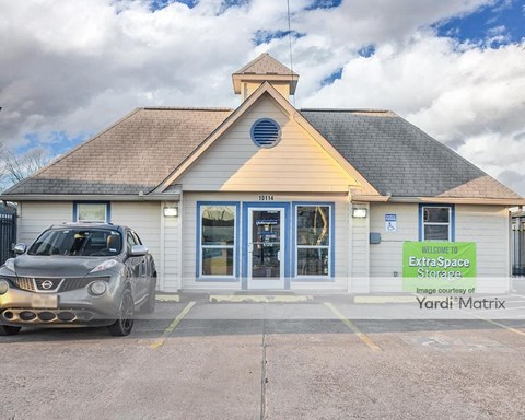Storage Units for Rent available at 10114 Katy Fwy, Houston, TX 77043