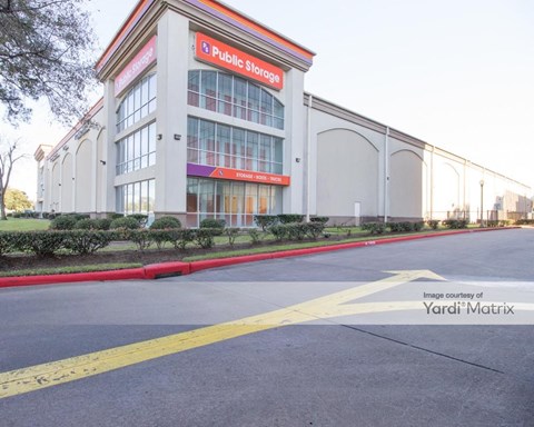 Storage Units for Rent available at 1165 North Loop West, Houston, TX 77008