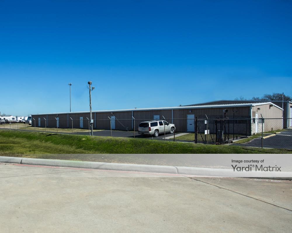 How To Organize A Multi Purpose Craft Room Includes A Planning System The Works Craft Ro Craft Room Ideas On A Budget Small Craft Rooms Basement Craft Rooms