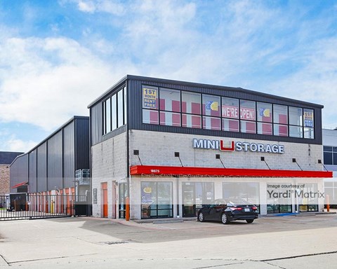 Storage Units for Rent available at 18875 Katy Fwy, Houston, TX 77094