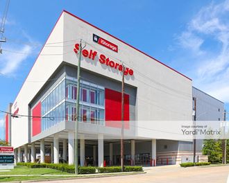 Storage Units for Rent available at 10200 Katy Fwy, Houston, TX 77043