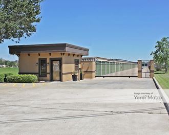 Storage Units for Rent available at 4547 Main Street, Pearland, TX 77581