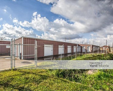 Storage Units for Rent available at 9519 Warren Road, Mont Belvieu, TX 77520 Photo Gallery 1