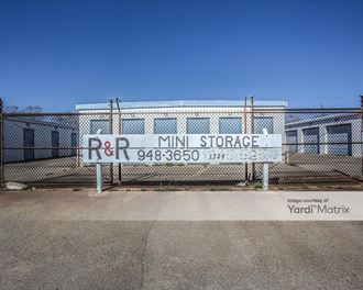 Storage Units for Rent available at 1724 Texas Avenue, Texas City, TX 77590