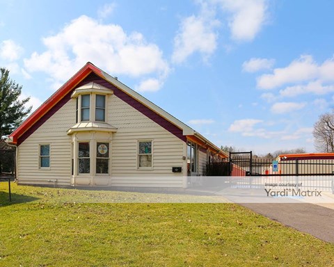 Storage Units for Rent available at 243 North Western Avenue, Carpentersville, IL 60110