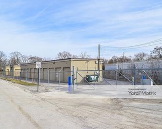 Storage Units for Rent available at 200 East Manor, Villa Park, IL 60181