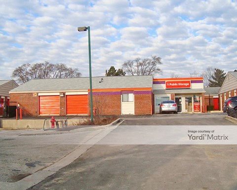 Storage Units for Rent available at 930 South Roselle Road, Schaumburg, IL 60193