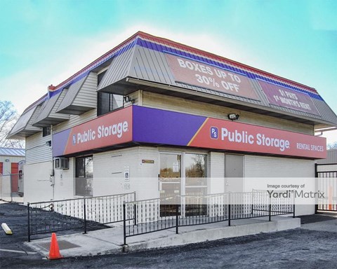 Storage Units for Rent available at 4001 West 37Th Avenue, Hobart, IN 46342