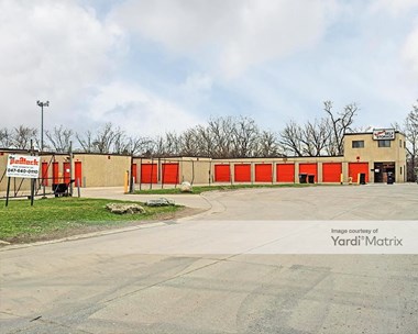 Storage Units for Rent available at 1660 West Kenneth Drive, Mount Prospect, IL 60056 Photo Gallery 1