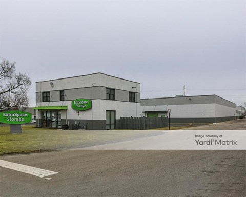 Storage Units for Rent available at 1610 Old Deerfield Road, Highland Park, IL 60035