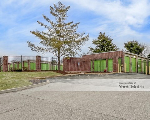 Storage Units for Rent available at 940 Shackelford Road, Florissant, MO 63031
