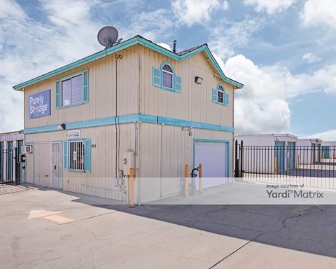 Storage Units for Rent available at 25962 Avenue 17 1/2, Madera, CA 93638