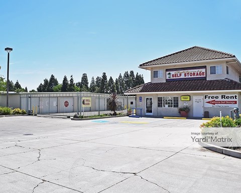 Storage Units for Rent available at 1338 West Yosemite Avenue, Manteca, CA 95337
