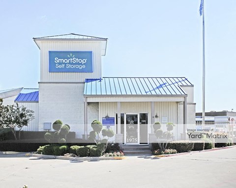 Storage Units for Rent available at 1975 West Northwest Hwy, Dallas, TX 75220