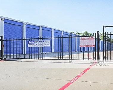 Storage Units for Rent available at 2305 Manana Drive, Dallas, TX 75220 - Photo Gallery 1