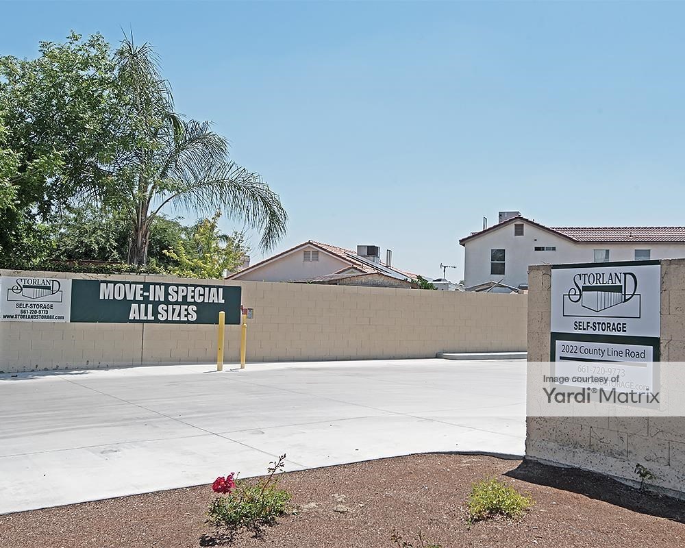 Storage Units for Rent available at 2022 County Line Road, Delano, CA 93215 - Photo Gallery 2