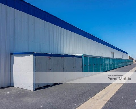 Storage Units for Rent available at 448 East Paradise Avenue, Visalia, CA 93277