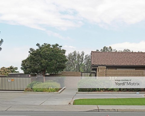 Storage Units for Rent available at 382 East Alluvial Avenue, Fresno, CA 93720