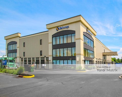 Storage Units for Rent available at 777 Mantua Grove Road, West Deptford, NJ 08066