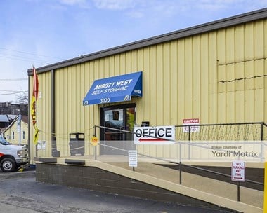 Storage Units for Rent available at 3020 Charlotte Avenue, Nashville, TN 37209 Photo Gallery 1