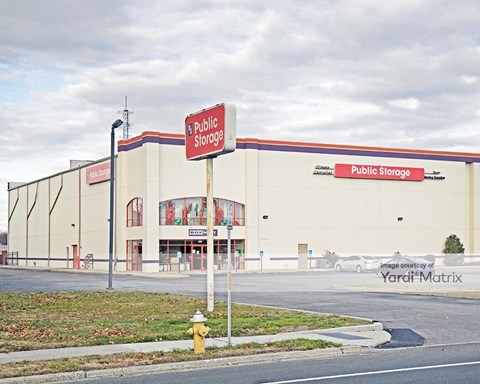 Storage Units for Rent available at 821 Sunrise Hwy, West Babylon, NY 11704