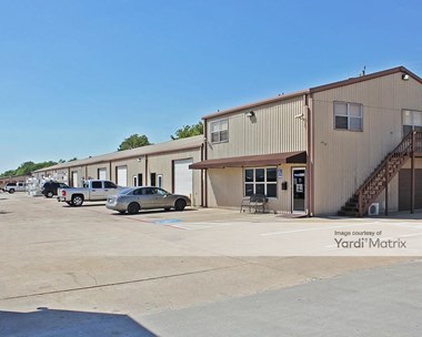 Storage Units for Rent available at 1416 North Main Street, Pearland, TX 77581 - Photo Gallery 1