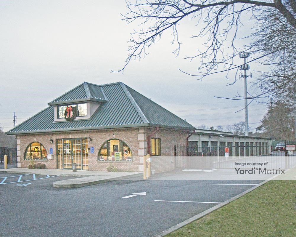 Storage Units In Centereach New York From 72 Extra Space Storage