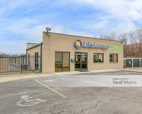 Storage Units for Rent available at 1475 Dunn Road, Florissant, MO 63033