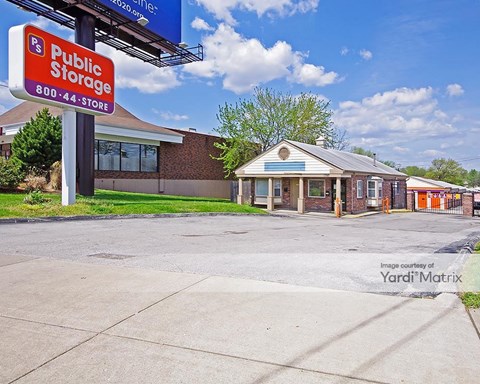 Storage Units for Rent available at 1795 North US Highway 67, Florissant, MO 63033