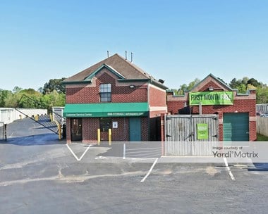 Storage Units for Rent available at 7301 Winchester Road, Memphis, TN 38125 Photo Gallery 1