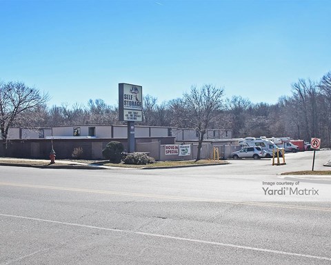 Storage Units for Rent available at 1939 Oak Tree Road, Edison, NJ 08820