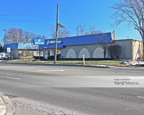 Storage Units for Rent available at 500 Stelton Road, Piscataway, NJ 08854