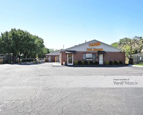 Storage Units for Rent available at 2835 Covington Pike, Memphis, TN 38128