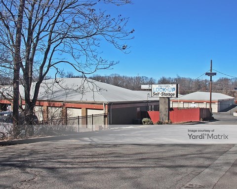 Storage Units for Rent available at 724 Old Post Road, Edison, NJ 08817