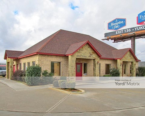 Storage Units for Rent available at 220 Pointe Parkway Blvd, Yukon, OK 73099
