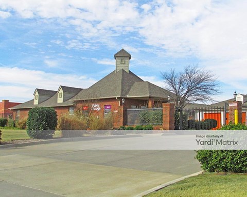 Storage Units for Rent available at 905 SE 19Th Street, Moore, OK 73160