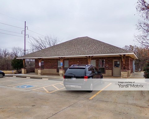 Storage Units for Rent available at 640 NW 164Th Street, Edmond, OK 73013