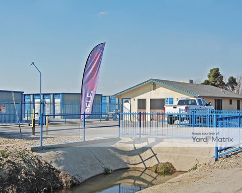 Storage Units for Rent available at 3425 South Highland Avenue, Selma, CA 93662