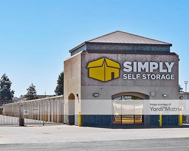 Storage Units for Rent available at 1880 West Charter Way, Stockton, CA 95206 Photo Gallery 1