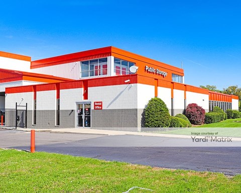 Storage Units for Rent available at 1020 West 13 Mile Road, Madison Heights, MI 48071