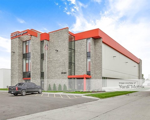 Storage Units for Rent available at 15160 West 8 Mile Road, Oak Park, MI 48237