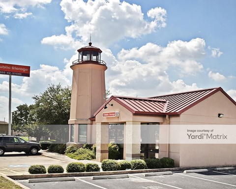 Storage Units for Rent available at 7106 Bandera Road, San Antonio, TX 78238