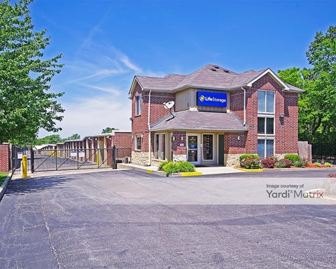 Storage Units for Rent available at 3535 Lemay Ferry Road, Saint Louis, MO 63125