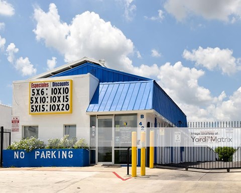 Storage Units for Rent available at 421 North General Mcmullen Drive, San Antonio, TX 78237