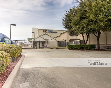 Storage Units for Rent available at 2010 Wilcrest Drive, Houston, TX 77042 Photo Gallery 1